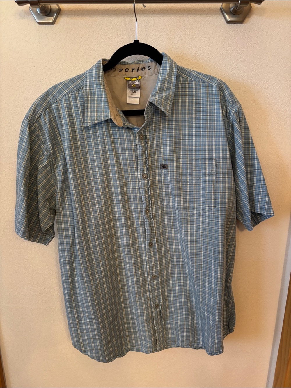 The North Face Men's Light Blue Plaid Short-Sleeve Button-Down Shirt